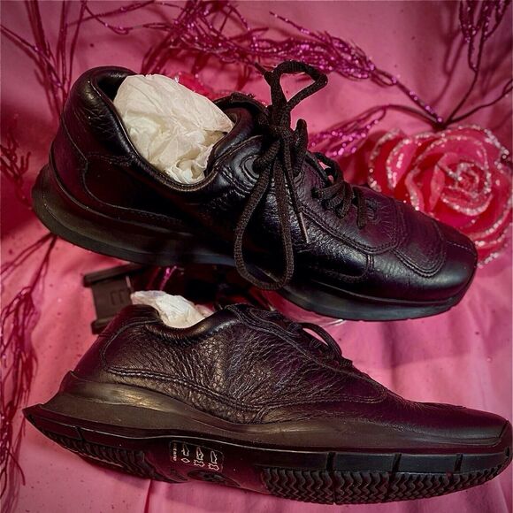 PRADA…WOMENS BLACK LEATHER TENNIS SHOES…SIZE 5.5M…MADE IN ITALY - Picture 4 of 8